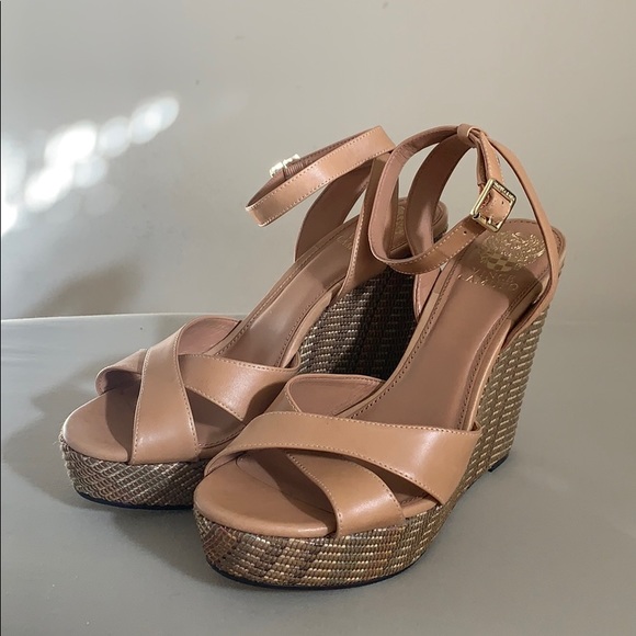 Vince Camuto platform sandals - Picture 1 of 2